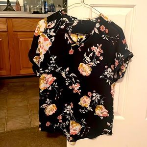 Short Sleeve Blouse - Forest Green Floral Print - V-Neck